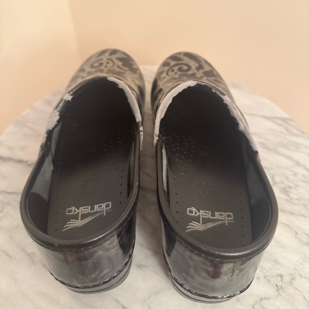 Dansko Professional Black And Silver Patent Leather Clog Women’s Size 37 - Picture 6 of 7